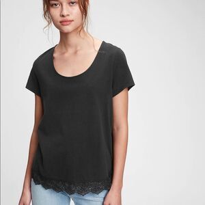 ✨Express Lace Hem Tshirt✨